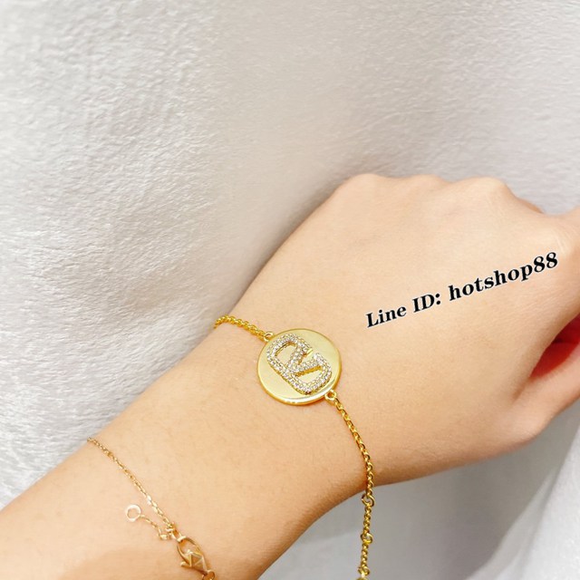 Valentino專櫃同步款華倫天奴標誌V字滿鑽系列手鏈 zgb1953